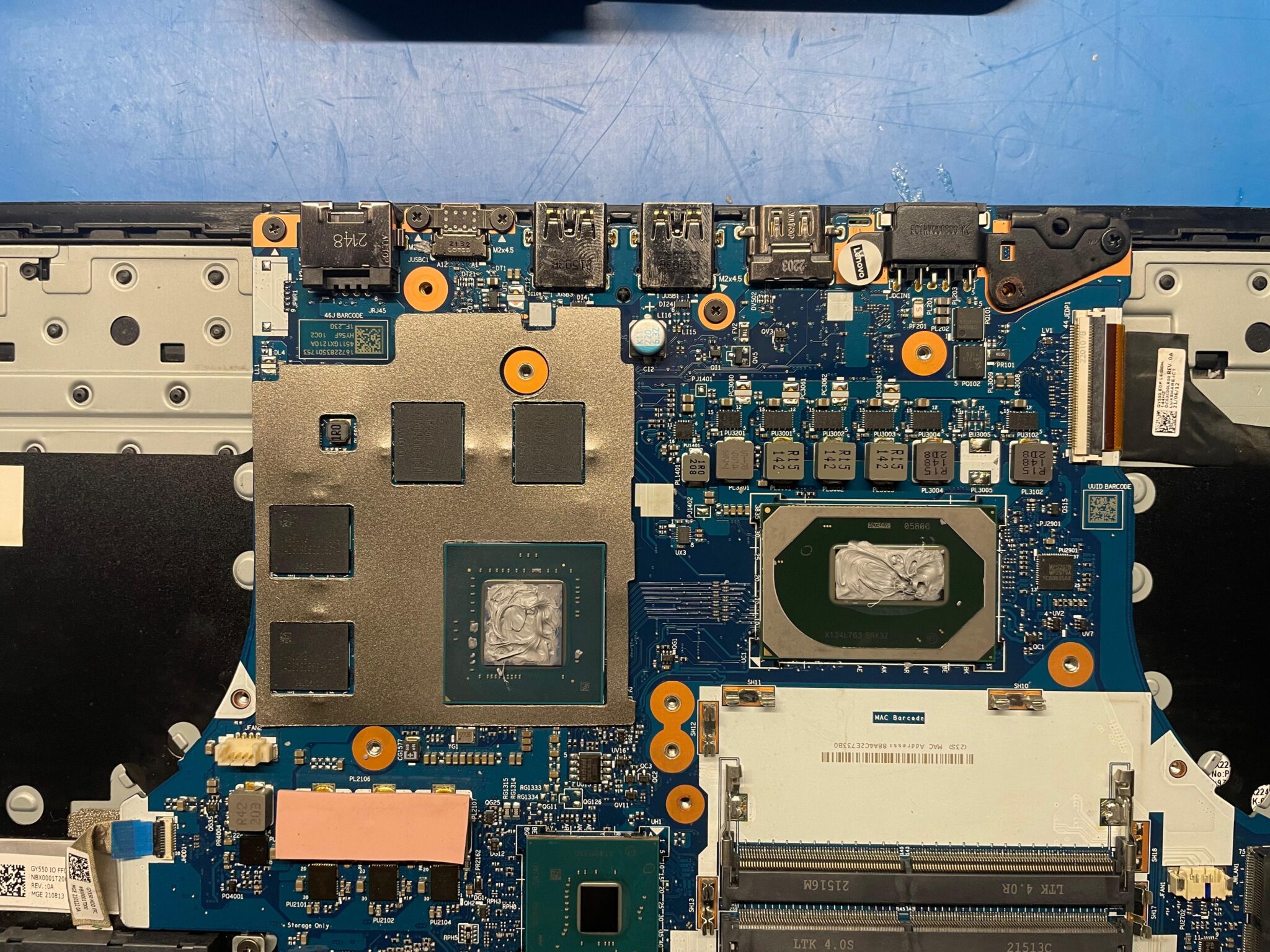 Curatare laptop Gaming Legion 5 15IMH6 si upgrade memorie ram (5)